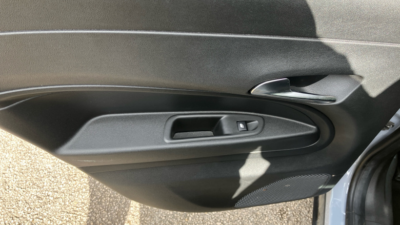 Jeep Avenger 1.2 e-Hybrid Summit 5dr DCT Petrol Hatchback